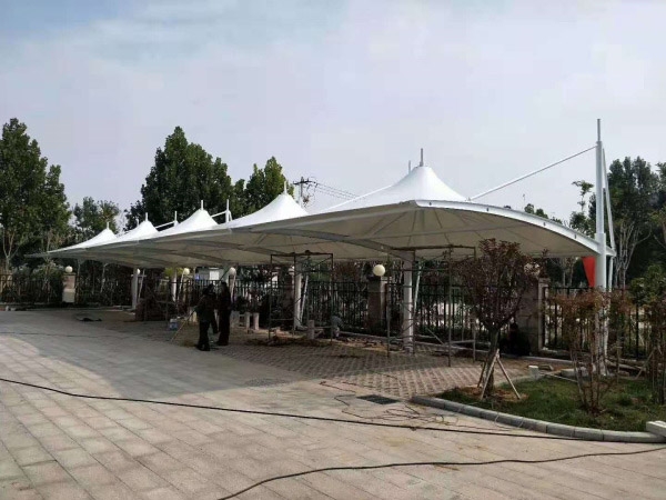 定制膜結(jié)構(gòu)車(chē)棚廠家